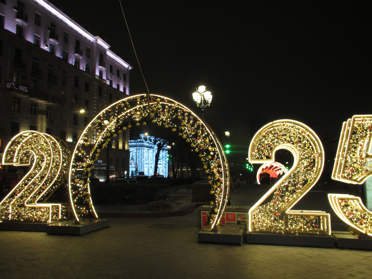 Украшенный к 2025 году Тверской бульвар