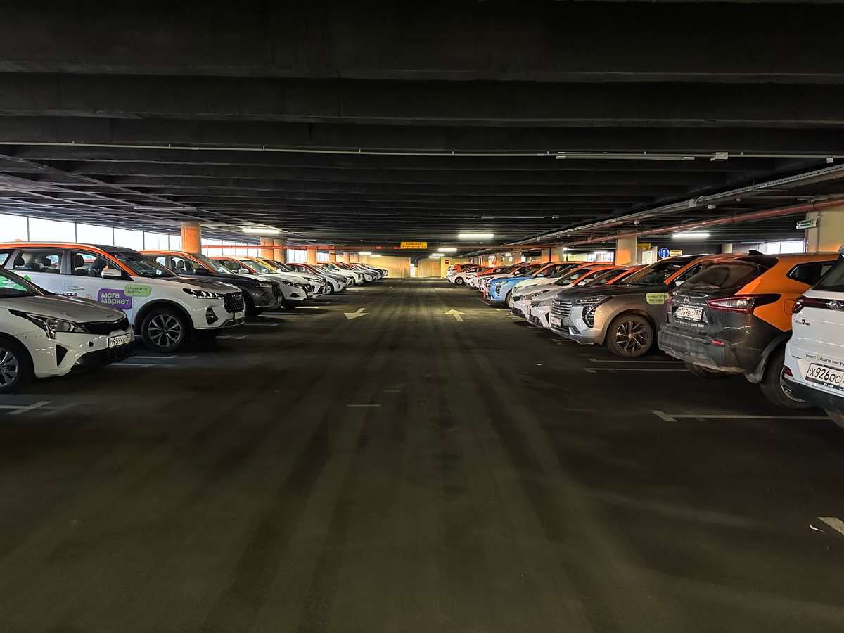 Паркинг с каршерингами на перегонку