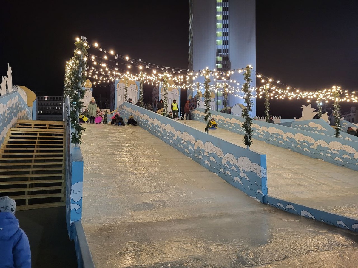 Горку на площади будут демонтировать.  Фото: Фото: ФедералПресс / Анна Миронова