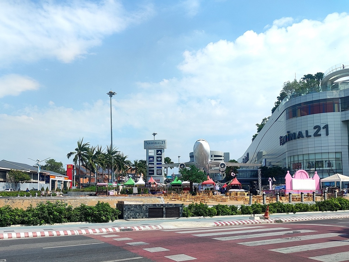 Елки у Терминала уже нет