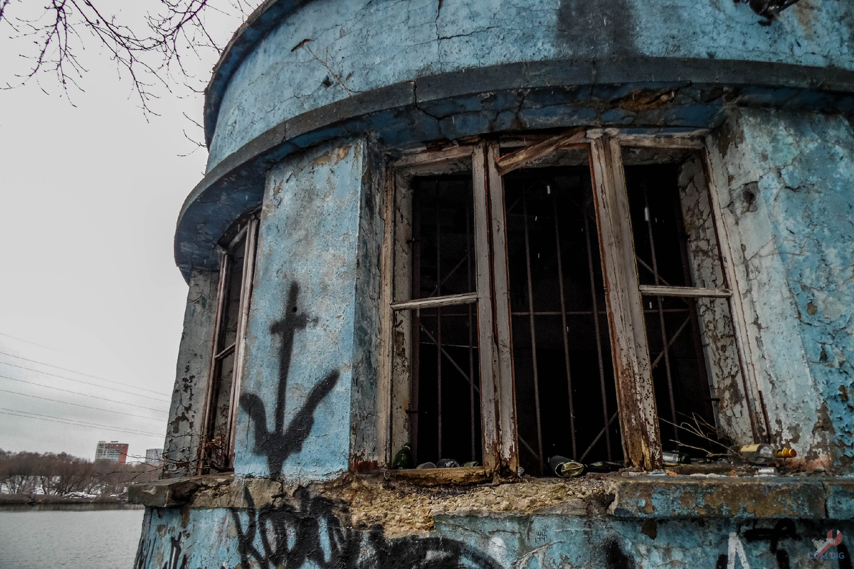 Заброшенная водозаборная станция   