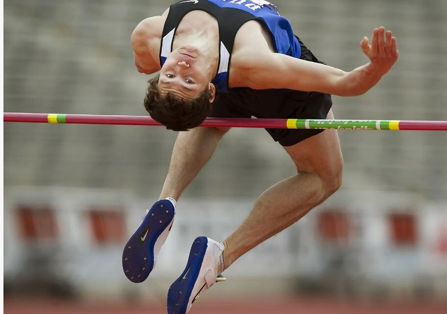 Куда уж тут по сторонам-то смотреть...