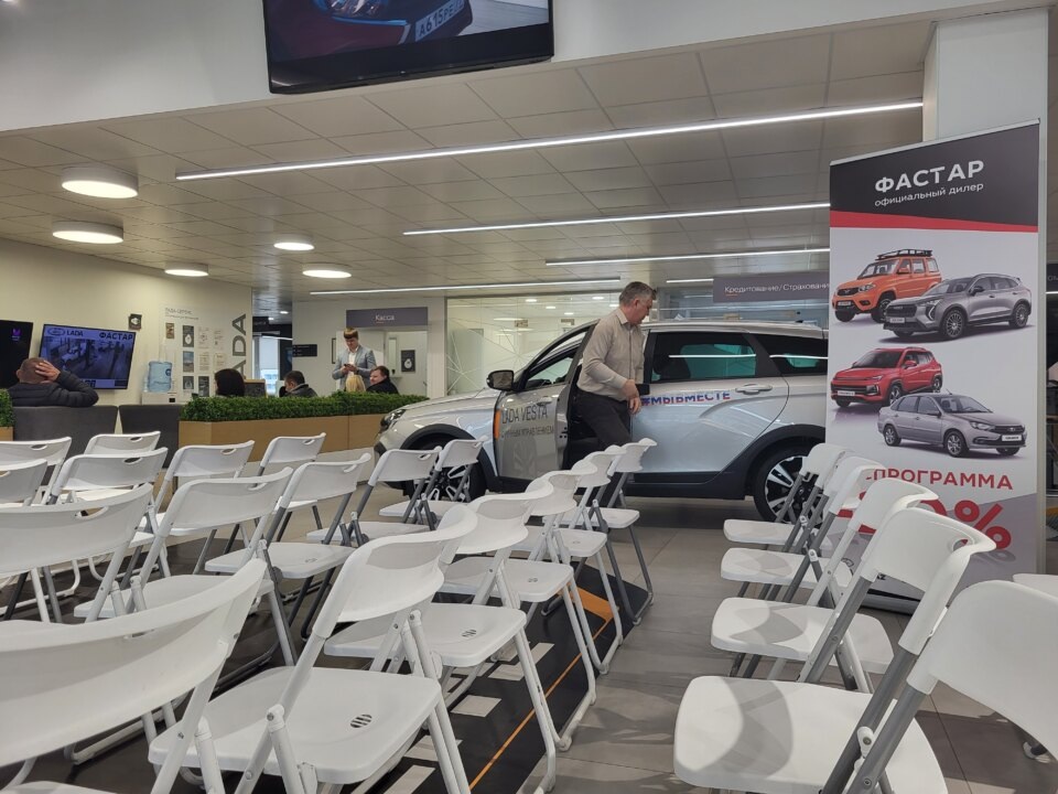 Наибольшую стабильность среди всех брендов на авторынке продолжает сохранять отечественная LADA. Фото автора