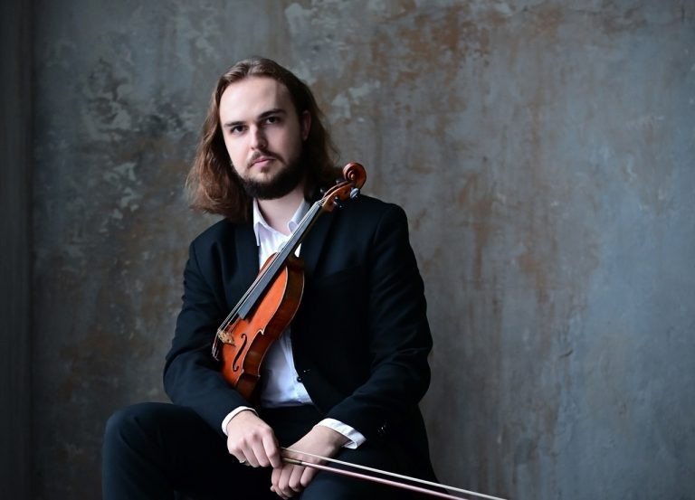    В Оренбуржье даст концерт молодой именитый скрипач Иван Наборщиков Оренбуржье