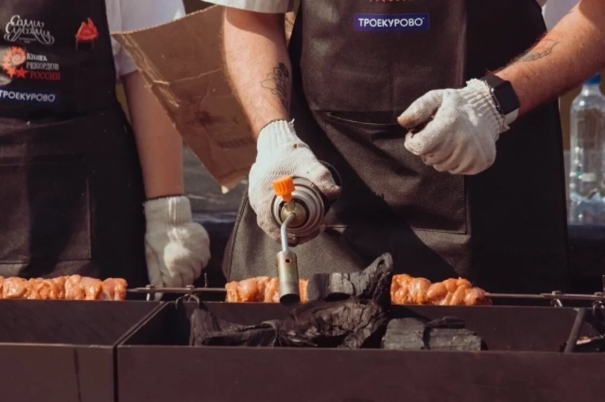    В пяти тюменских кафе обнаружили мясо без документов