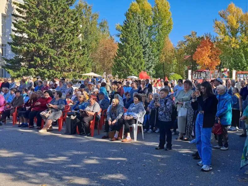 На хлебосольном празднике в Каменке летом 2023 года
