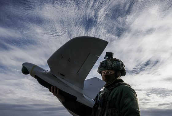    Военнослужащий Вооруженных сил Украины в зоне боевых действий