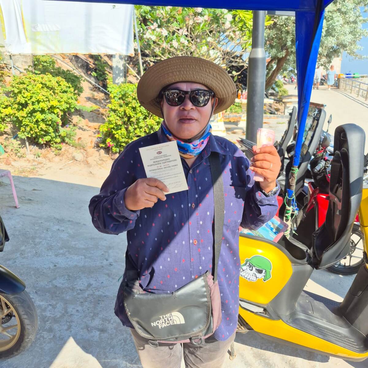 Арендатор мотобайка с нашими правами.