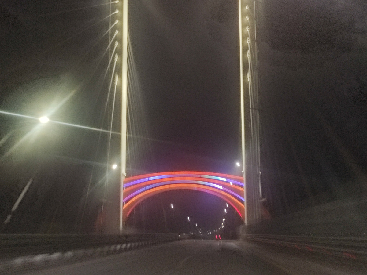 Ночью на М12 есть освещение, что, конечно, значительно всё упрощает. 