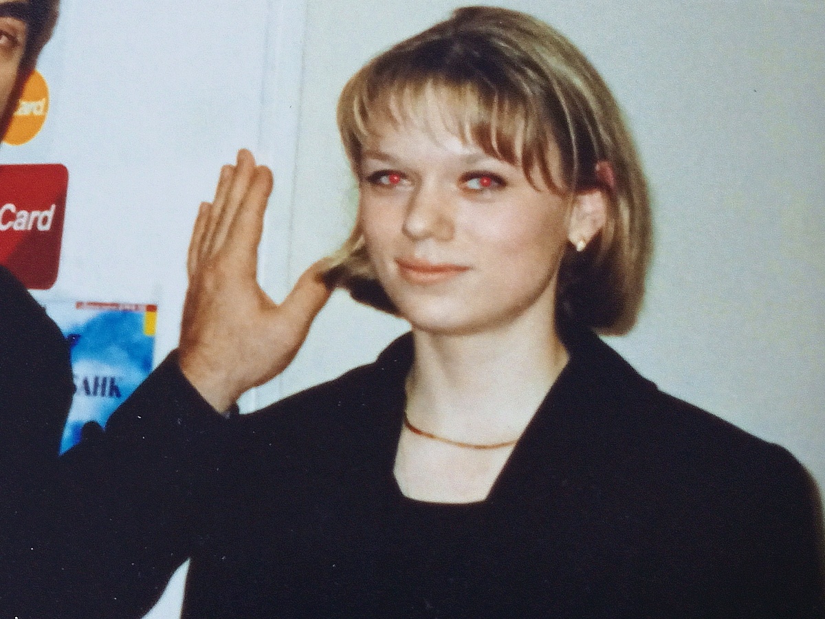 Красные глаза - это только на фото)))