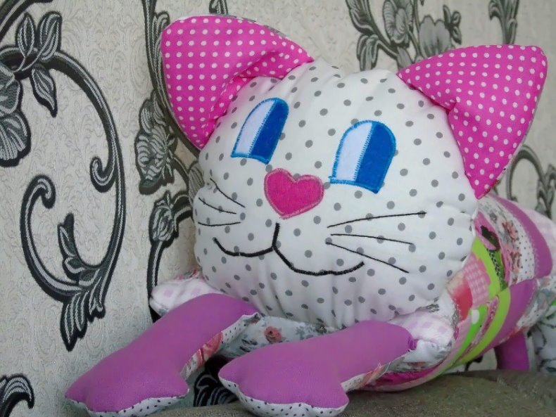 Озорной такой,  а сам из лоскутков!