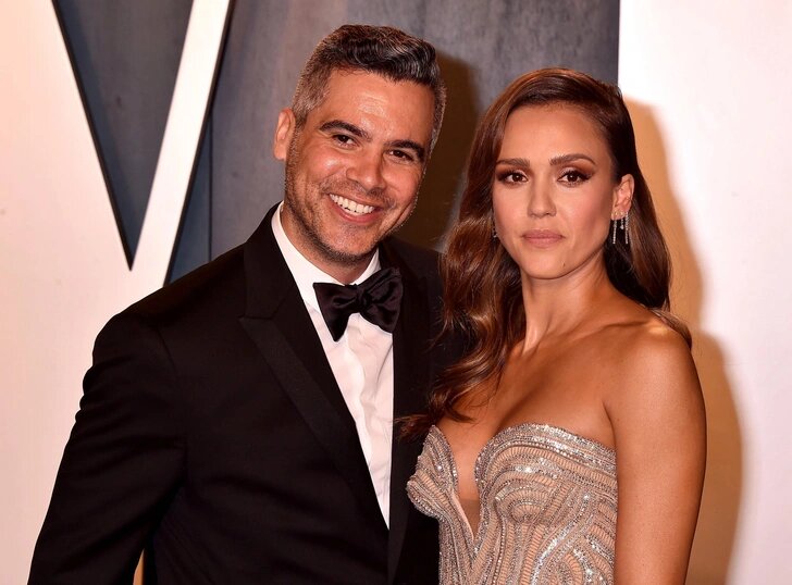 В последнее время актрису стали все чаще видеть без обручального кольца