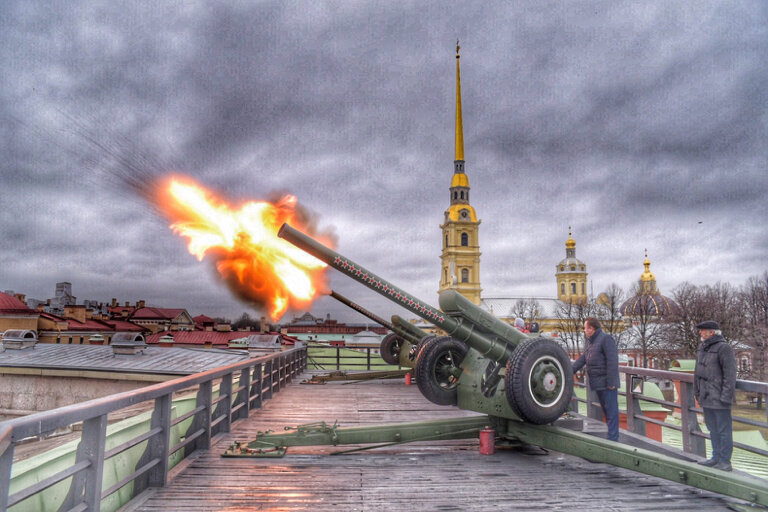 Полуденные пушки Санкт-Петербурга