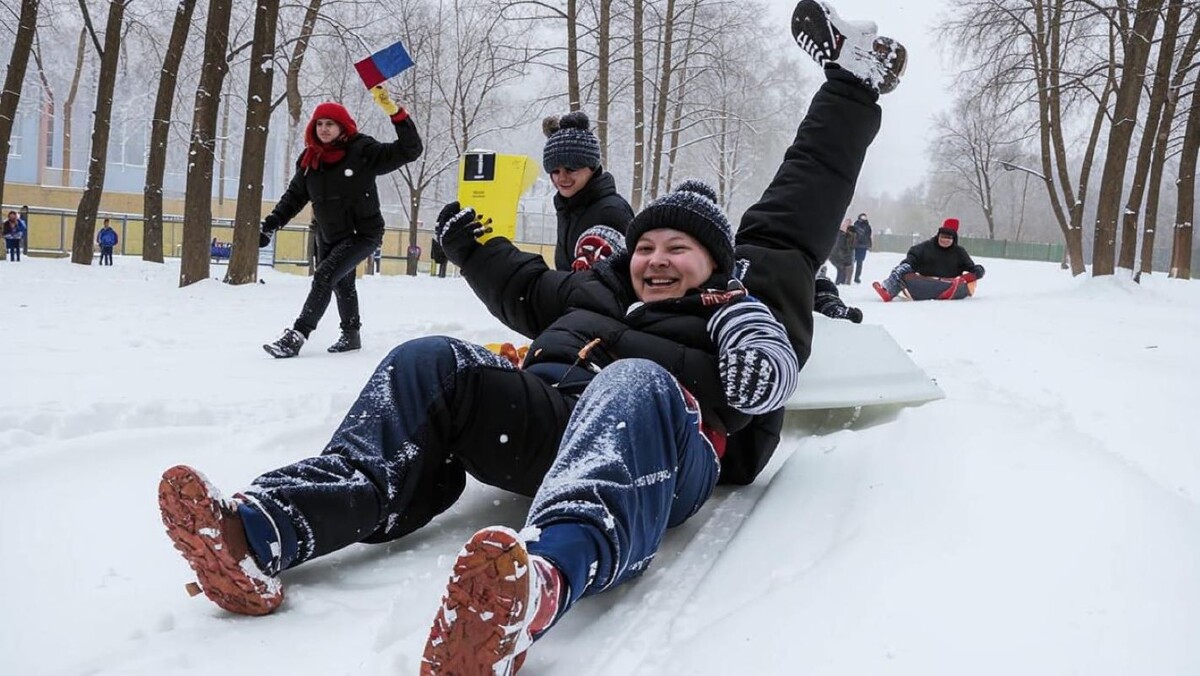 Читатели поделились, что несколько бесплатных горок все же действуют в городе вопреки запретам.  Фото: Изображение сгенерировано нейросетью Kandinsky 3.1