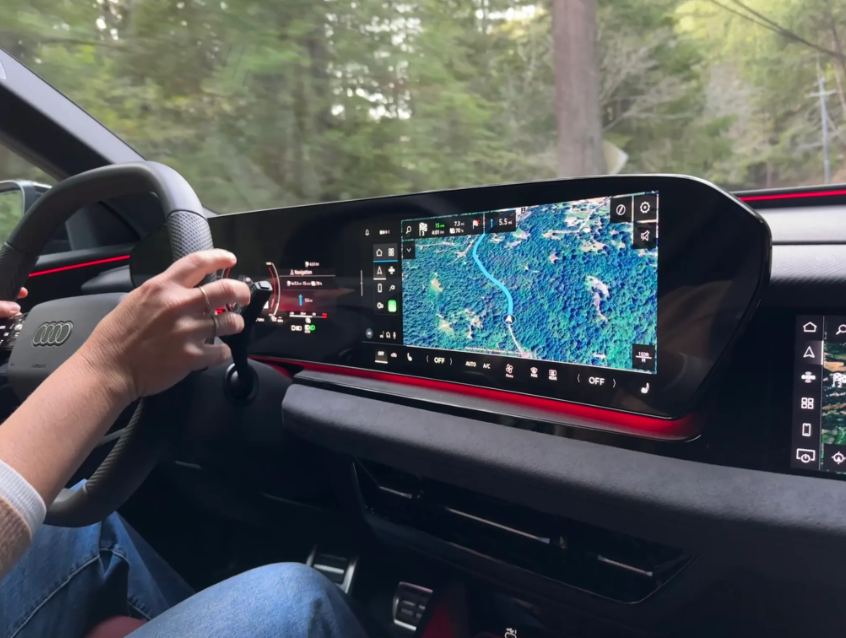 Система голосового управления Audi отвечает даже при неправильном произношении имени