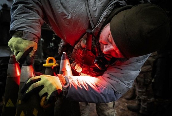    Военнослужащий Вооруженных сил Украины в зоне боевых действий