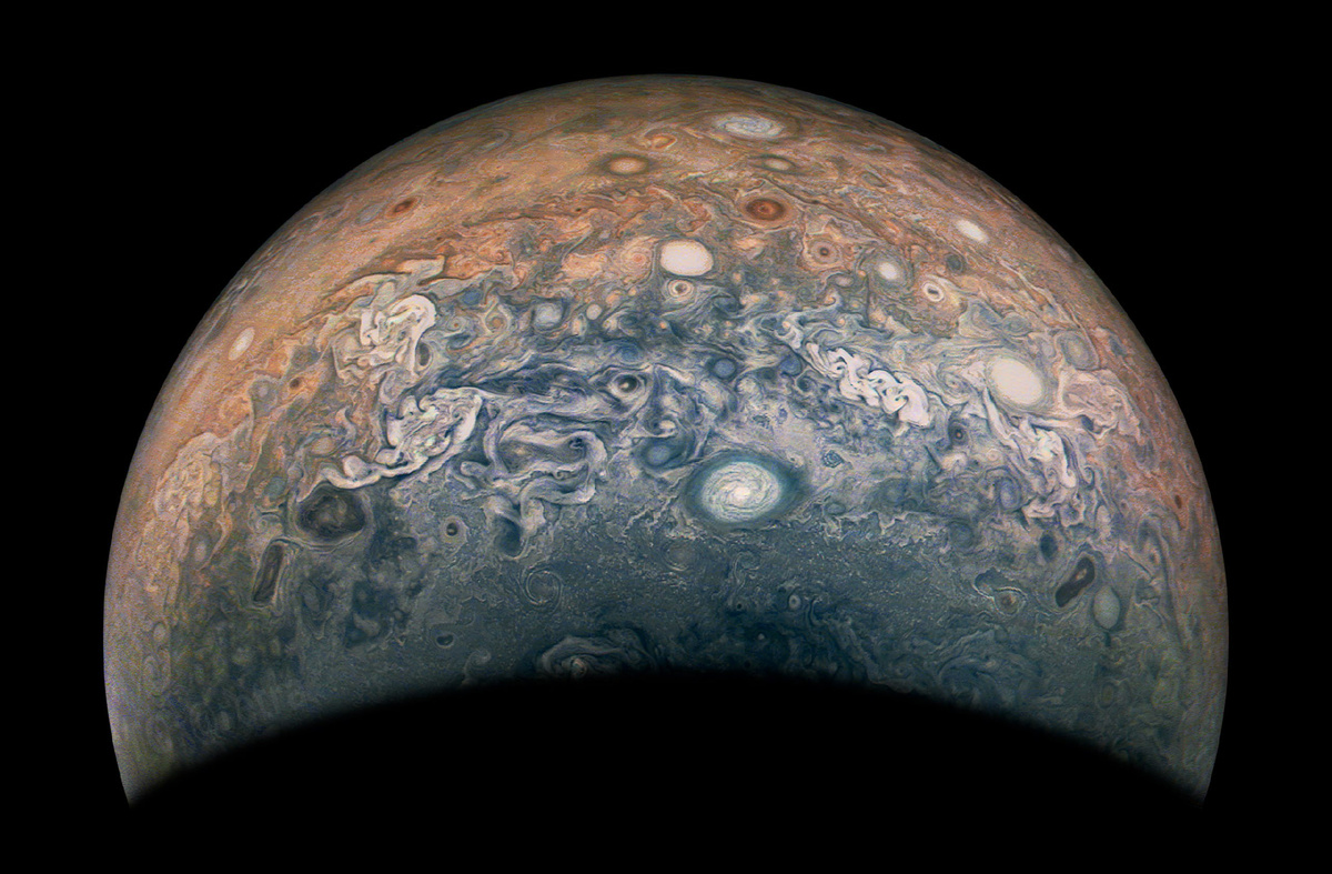 Рисунок 3 - Турбулентные вихри в атмосфере Юпитера (фото NASA) (2 из 2)