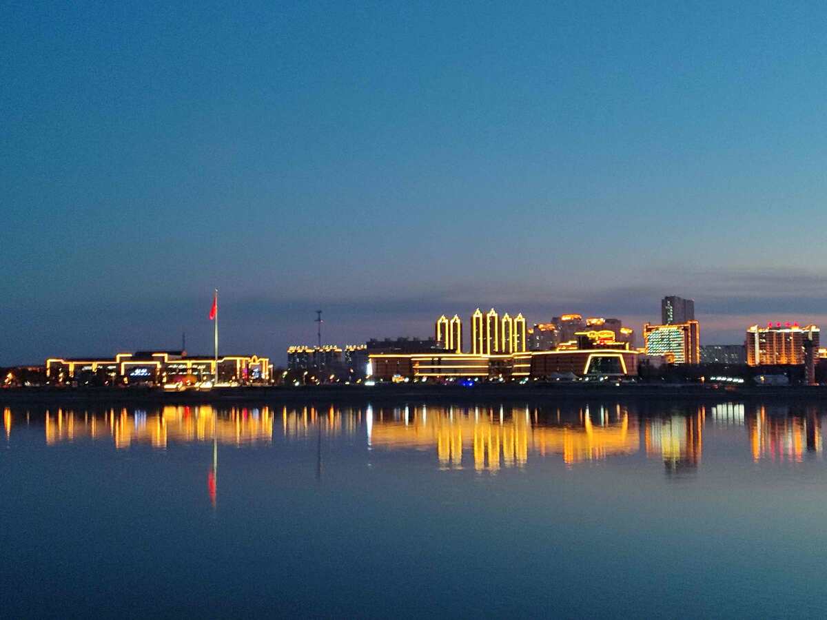 Вот такой вид на Китай открывается с набережной Благовещенска