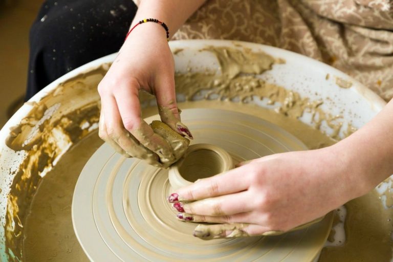    В Оренбургском областном художественном колледже оборудовали гончарную мастерскую Оренбуржье