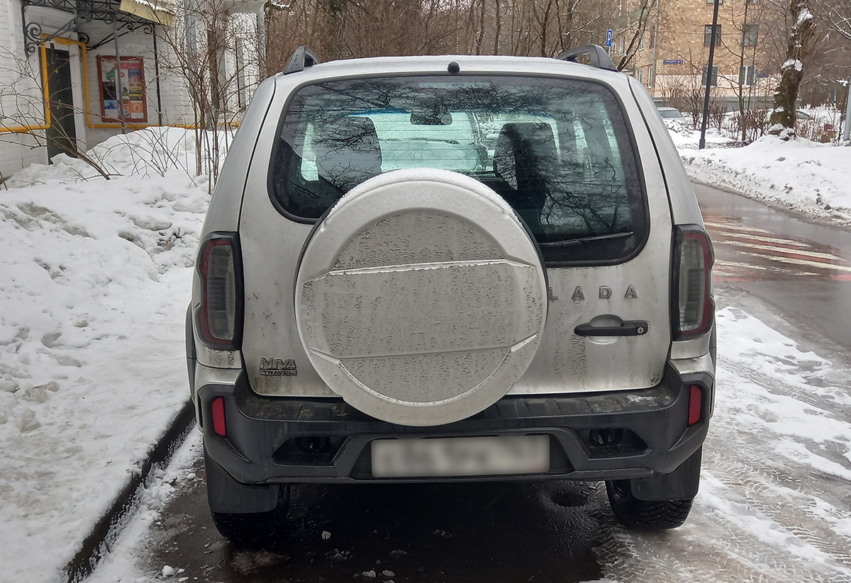 Lada Niva Travel