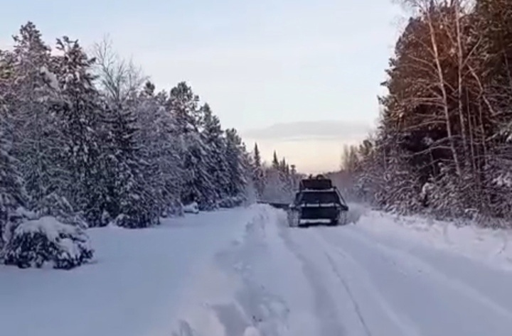   В Югре открыли движение по межмуниципальному зимнику Агириш — Хулимсунт