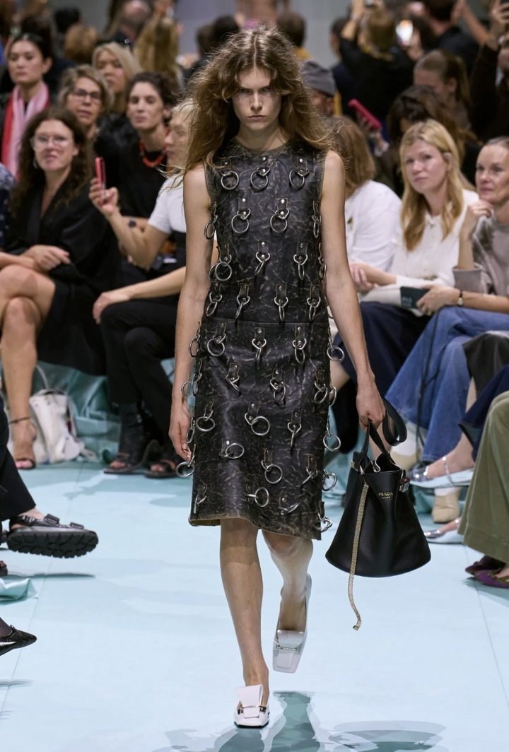 Фото: Vogue Runway, показ Prada
