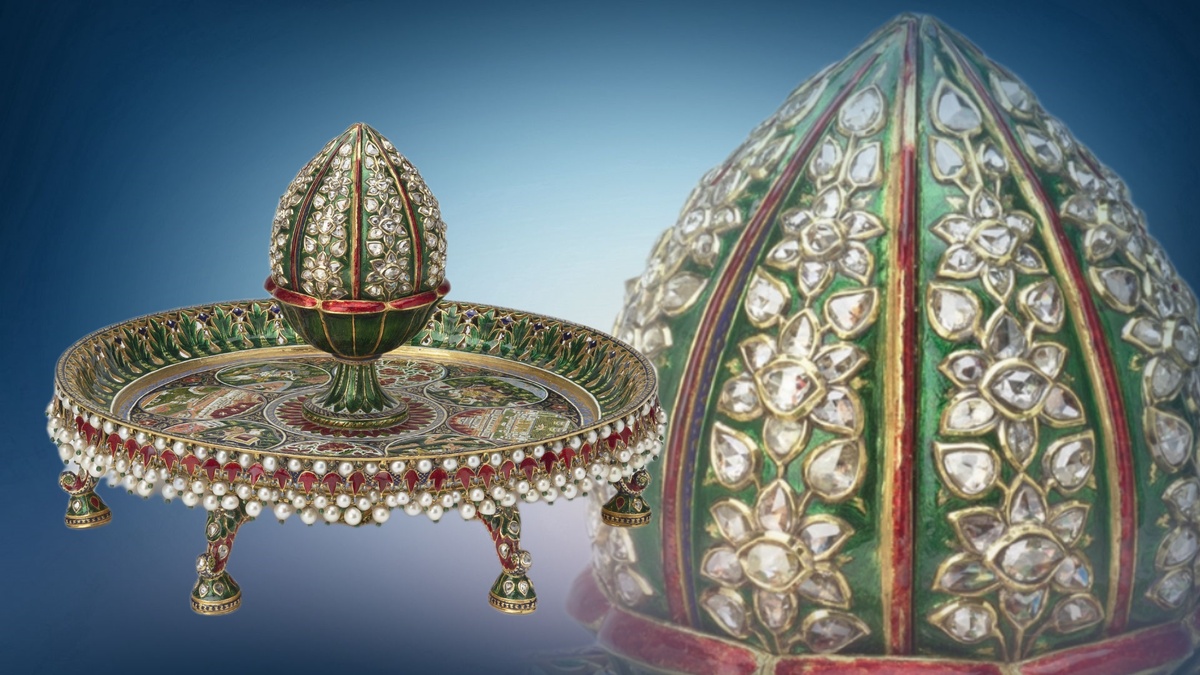 Аттардан подарен королю Эдуарду VII, принцу Уэльскому, во время его путешествия по Индии в 1875–1876 годах Рамом Сингхом II, махараджей Джайпура.