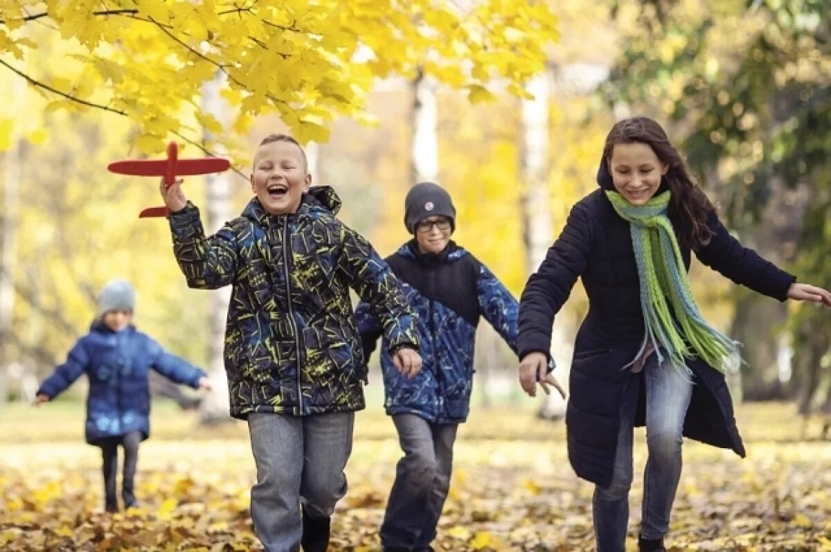   Дети в этой семье и друзья друг другу, и пример.