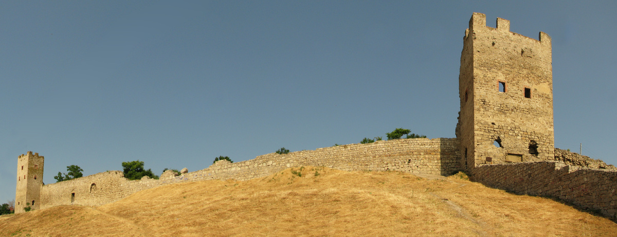 Стены Кафы (Феодосии)