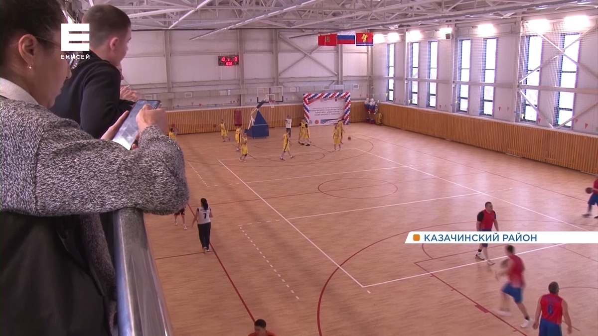     В селе Казачинское к Новому году открыли новый спортивный комплекс