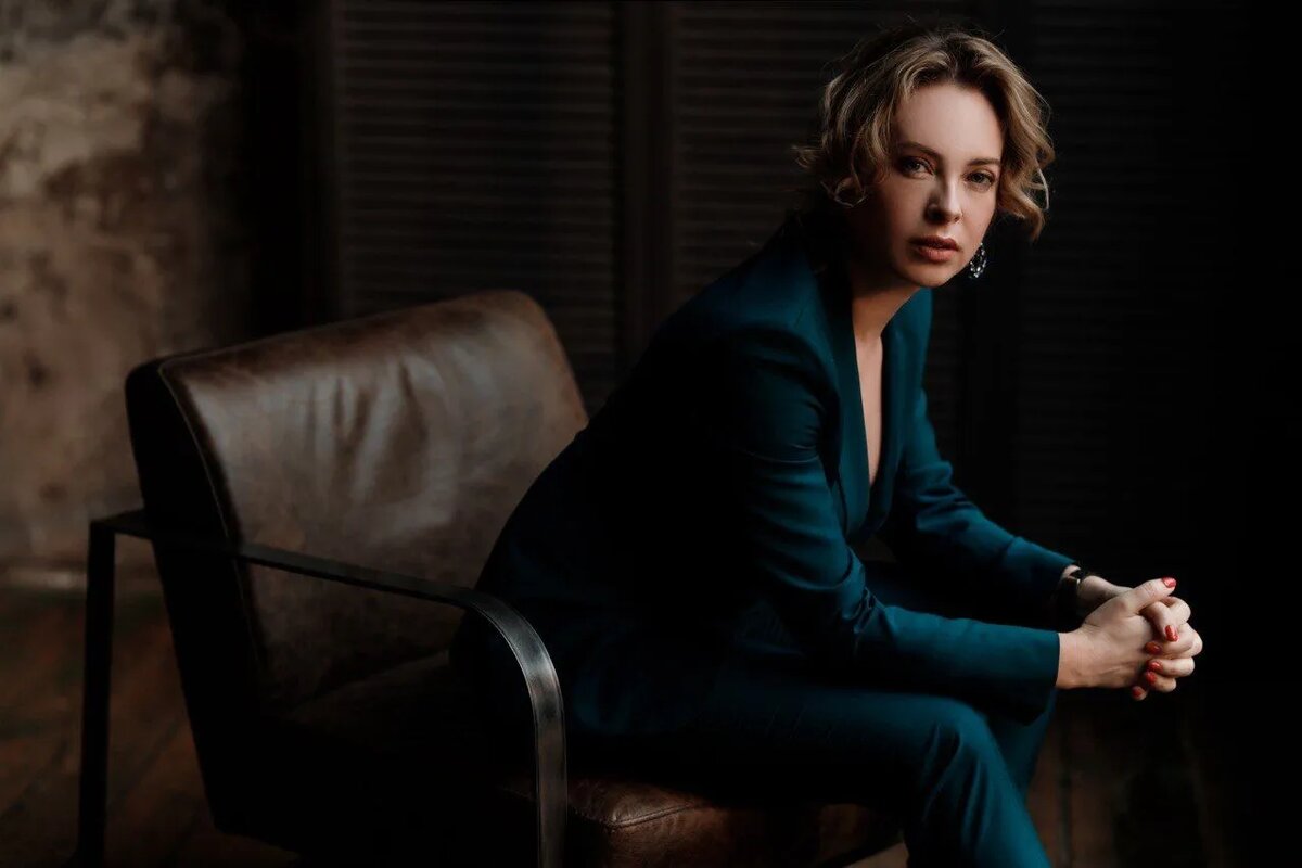 Юлия Васильцова констатирует, что из-за высокой ключевой ставки бизнесу стало все менее выгодно кредитоваться. // Фото представлено экспертом