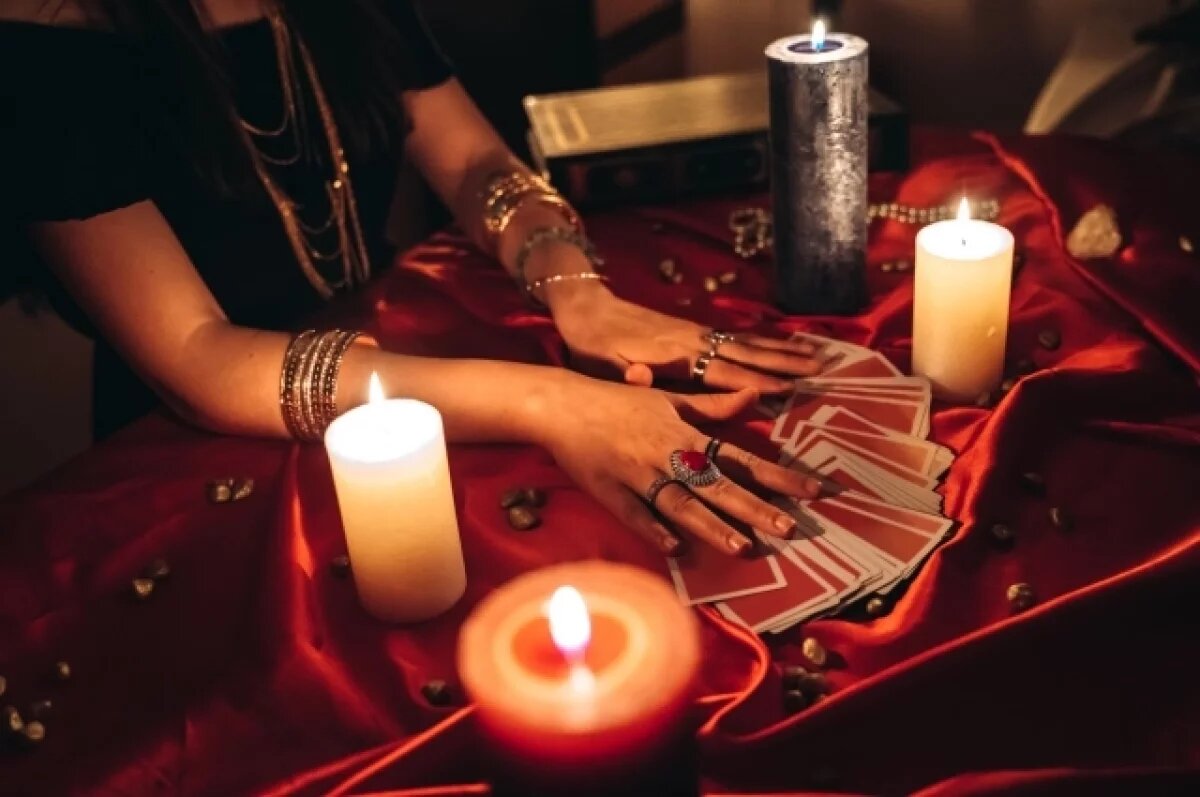    Гадалка украла у пожилой жительницы Челнов золото и деньги