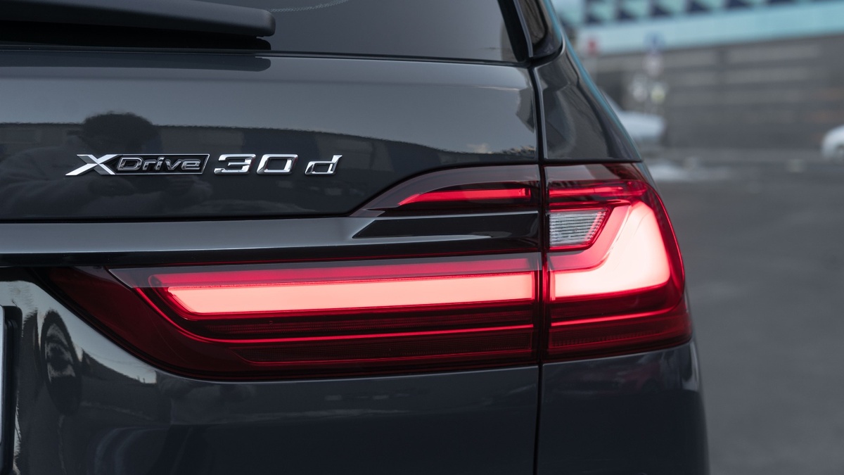 В нашу студию прибыл величественный BMW X7, воплощение роскоши и технологического совершенства