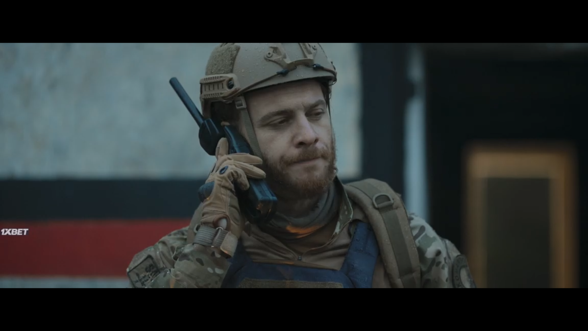 Стоп-кадр фильма "Голубая пещера".