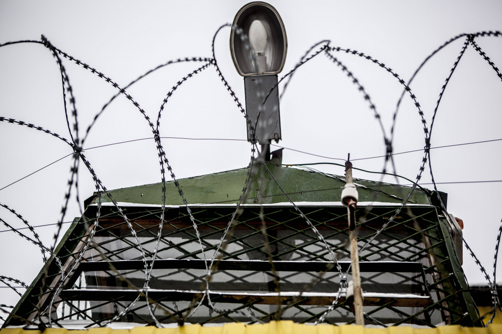    Житель Сургута попал в изолятор за кражу 30 тюбиков зубной пасты