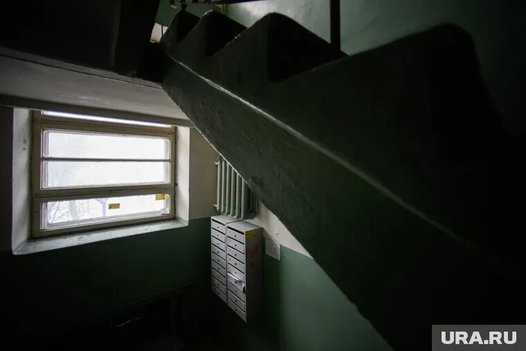 Курганские следователи заводят уголовное дело из-за разрушенной лестницы. Фото: Илья Московец © URA.RU