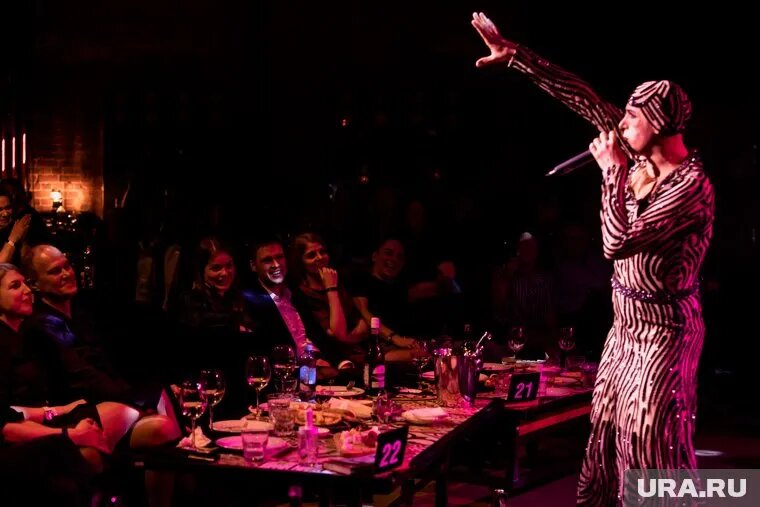 Бюджетники нарушили запрет губернатора и собрались на корпоратив. Фото: Наталья Чернохатова © URA.RU