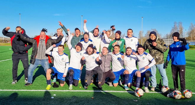 
12 октября. Стадион «Труд». Футбольный клуб «Кунгур» только стал чемпионом Пермского края по футболу