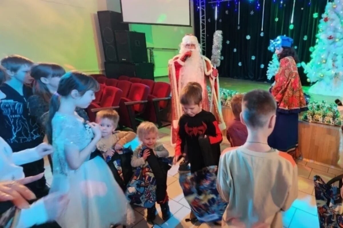    Нефтетранспортная компания вручила подарки воспитанникам соцучреждений