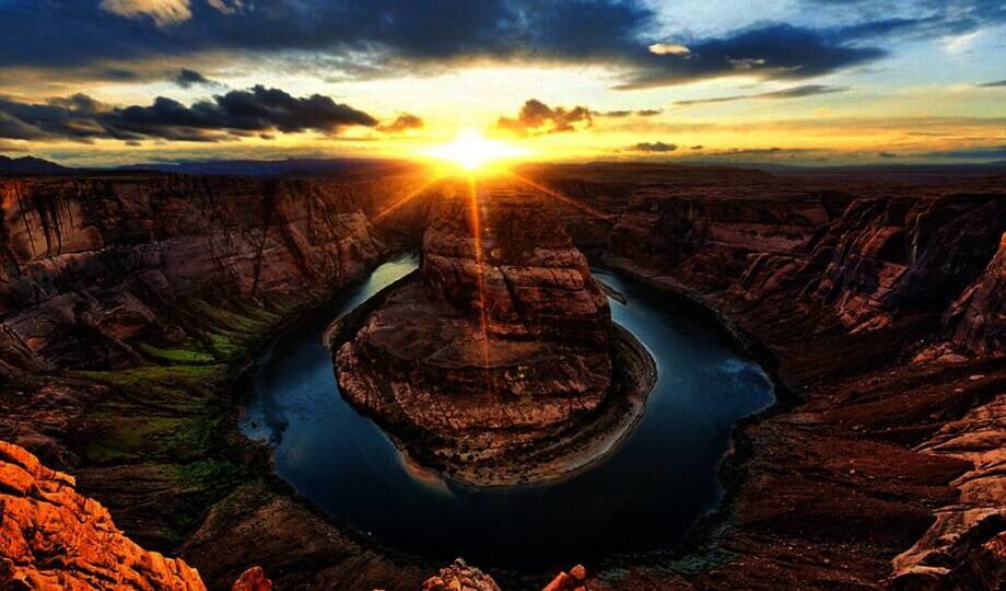 Фотограф провел годы, путешествуя по миру и снимая закаты в разных уголках света