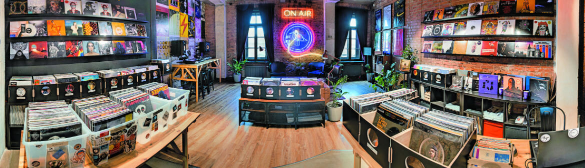 Магазин виниловых пластинок "Imagine club" в Санкт-Петербурге