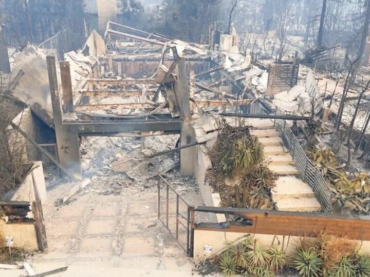 Сгоревший дом Энтони Хопкинса в Голливуде© Фото : соцсети.