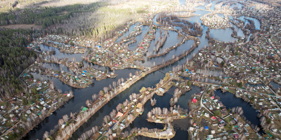 Живут как в Венеции, только дома пониже и мостов поменьше: Уральская "Русская Венеция" и как там живут люди