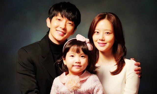 Идеальная семья, чтоб мне лопнуть...