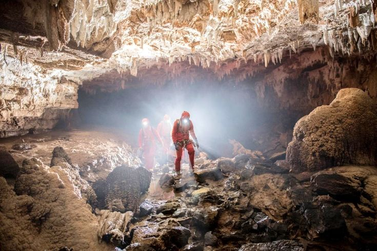 Пещера Постойна яма Словения