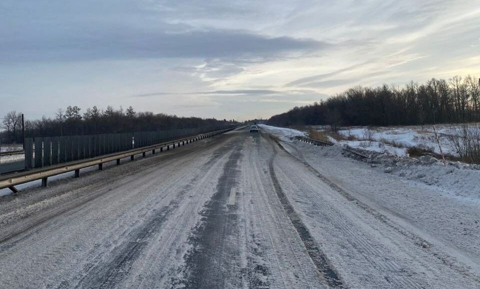    Протаранил ограждение и вылетел в кювет. В ДТП на трассе Оренбург-Илек пострадал водитель Марина Шарт