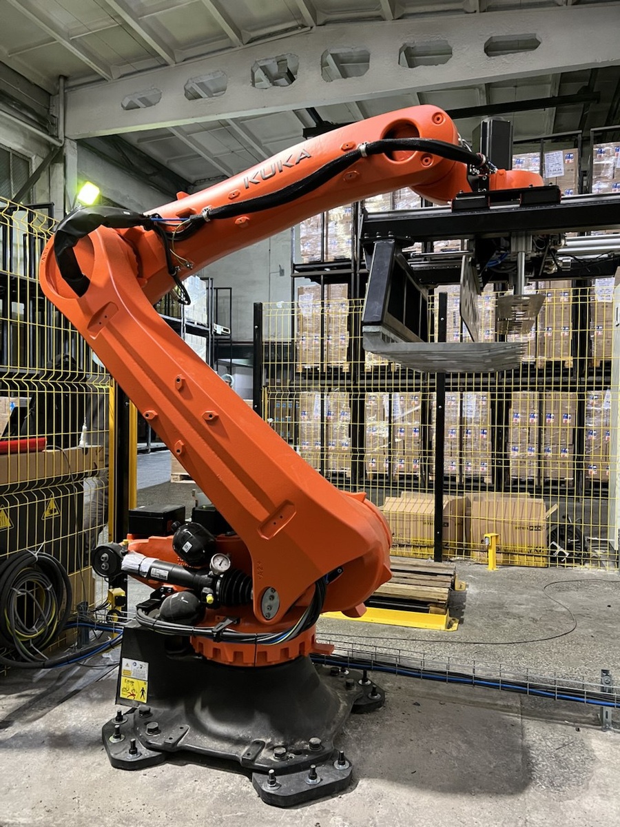 Фото с проекта по роботизации молочного производства, реализованного MetraRobotics