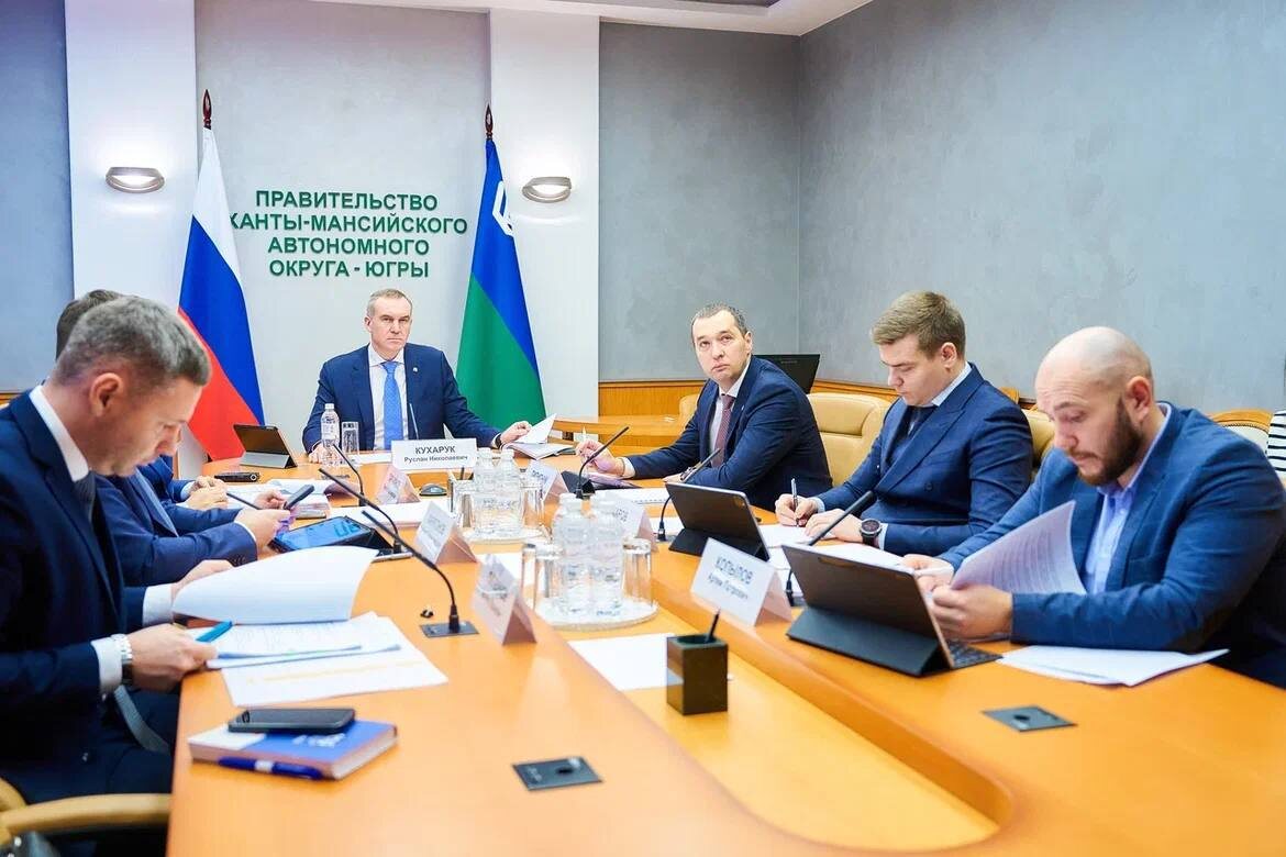    Руслан Кухарук обсудил с главами работу муниципальных служб в праздничные дни