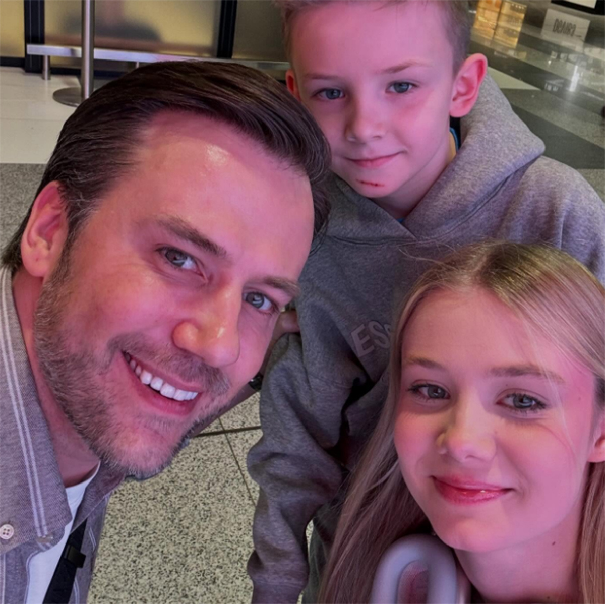 Иван Жидков с дочкой Машей и сыном Степаном. Фото: соцсети Ивана Жидкова