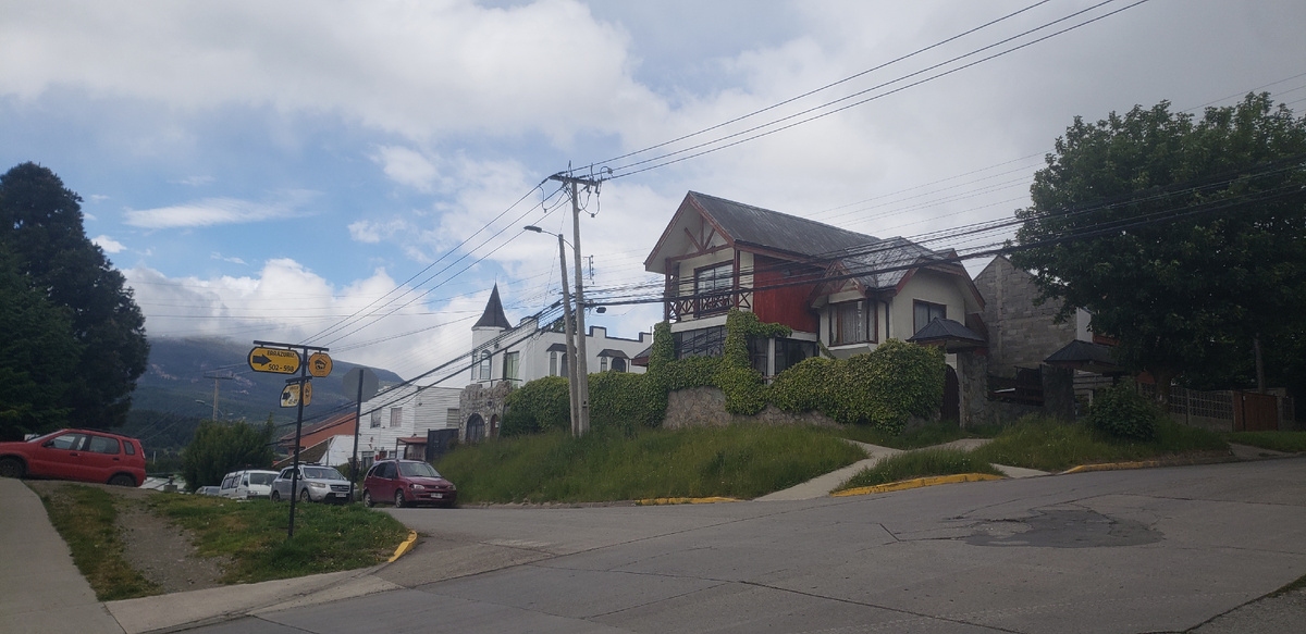 Гуляю по городу в поисках веломагазина